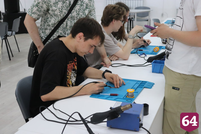 В Саратове школьники соревновались в управлении БПЛА